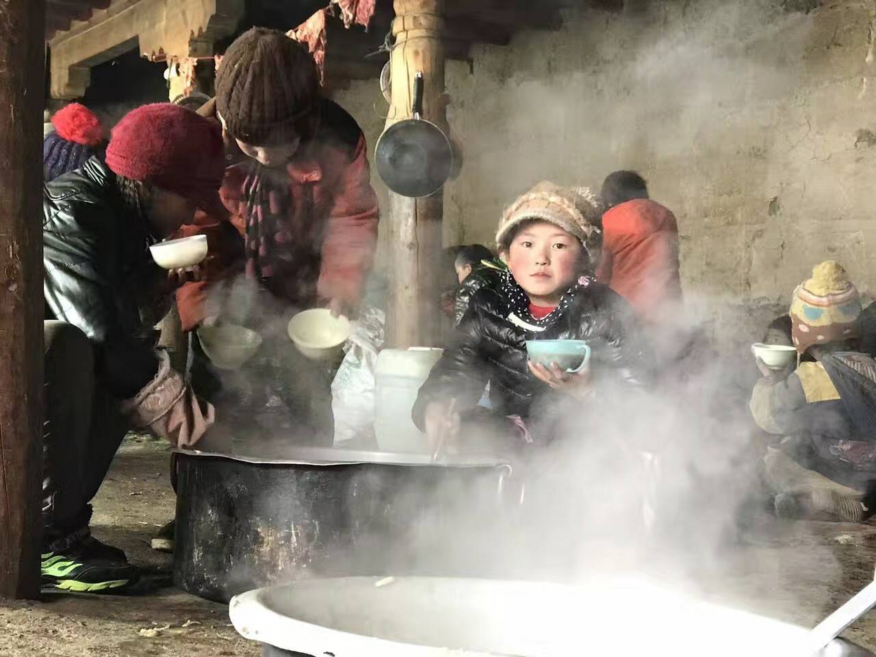 米兰官方端网站-米兰MiLan(中国)公益回顾丨家国同欢月同圆 温暖满载甘孜州(图10)