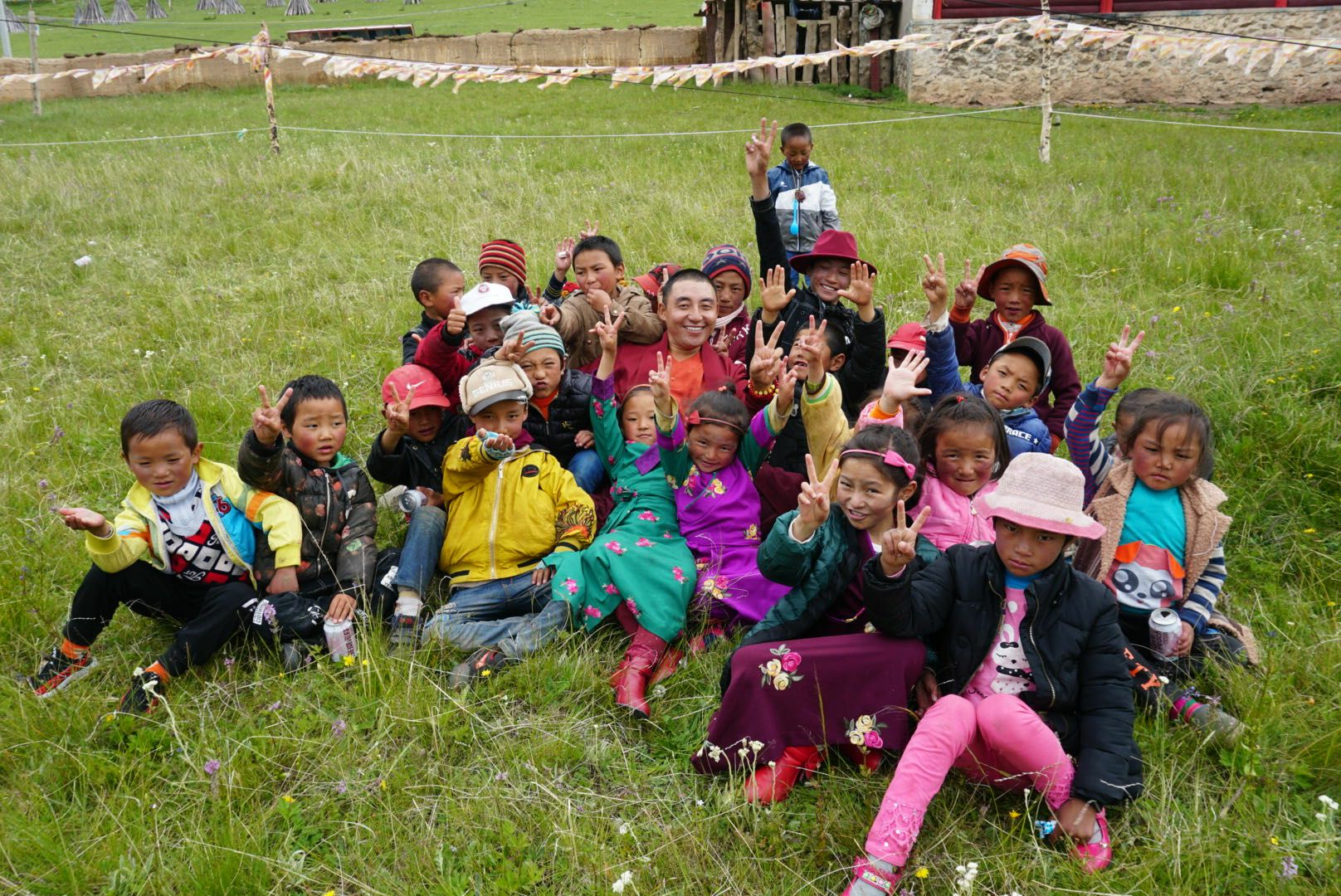 米兰官方端网站-米兰MiLan(中国)公益回顾丨家国同欢月同圆 温暖满载甘孜州(图14)